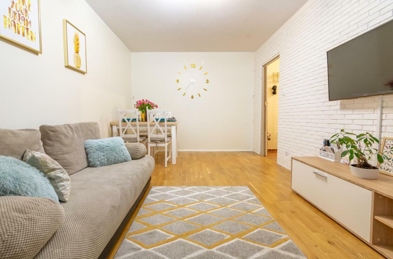 Apartament Optima Ustrzyki Dolne Exterior photo